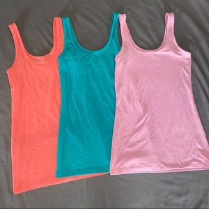 SO perfect Scoop Neck Fitted Tank Juniors Size Small bundle of 3